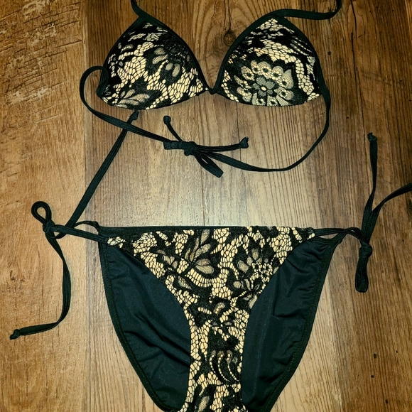 Venus Bardeux lace overlay string bikini - Picture 1 of 6